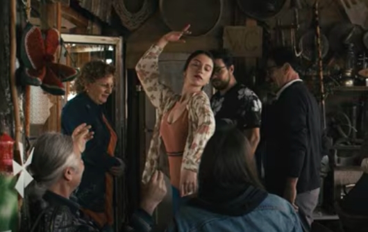 Bir Şarkı Asla Yalnızca Bir Şarkı Değildir