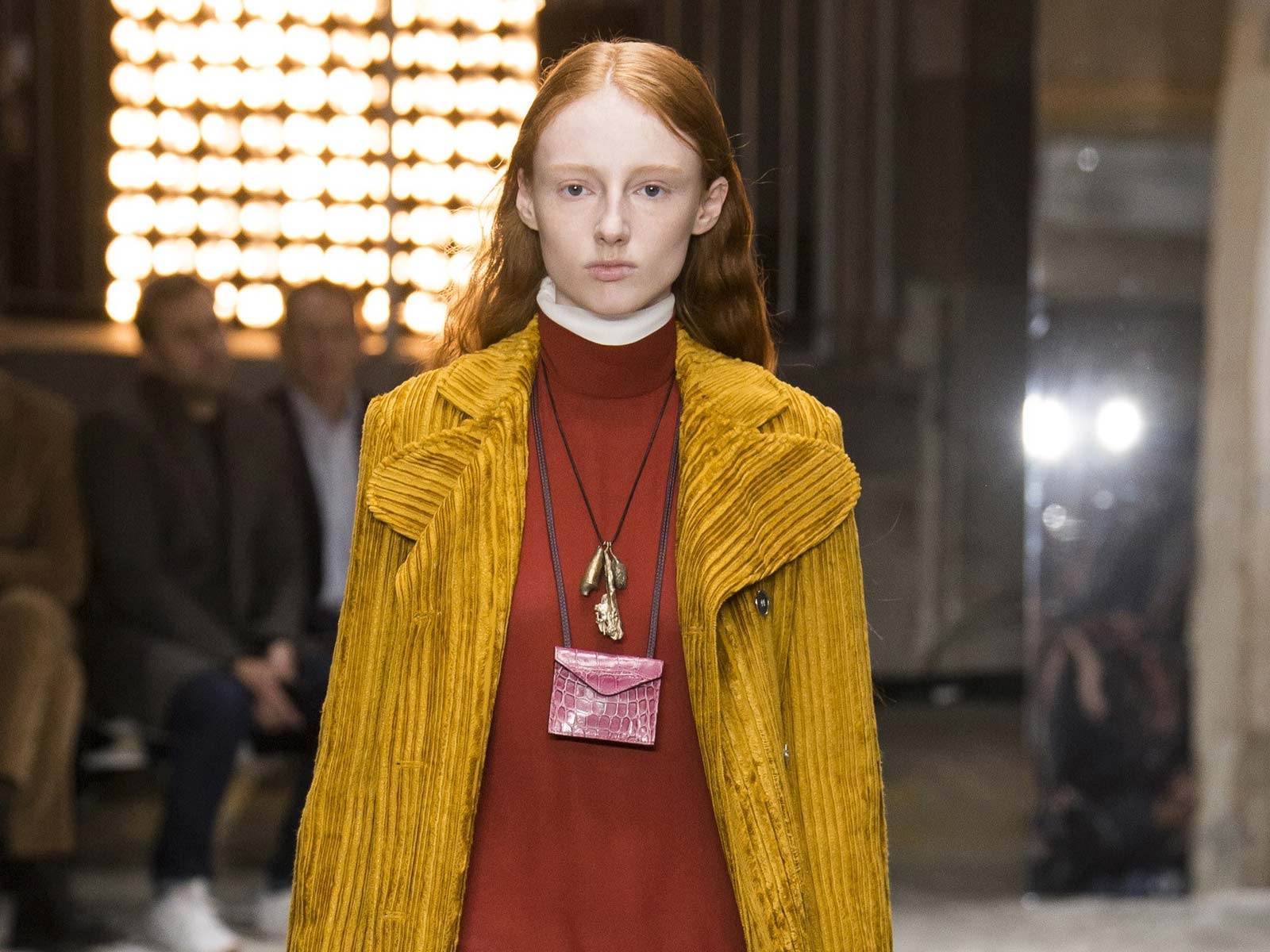 Bir Tür Minimalizm İçin Kolye Çanta